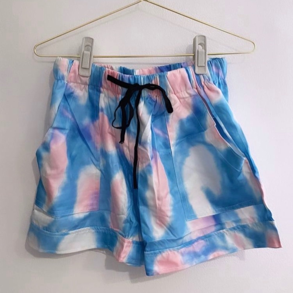 ☁️Tie-die shorts☁️